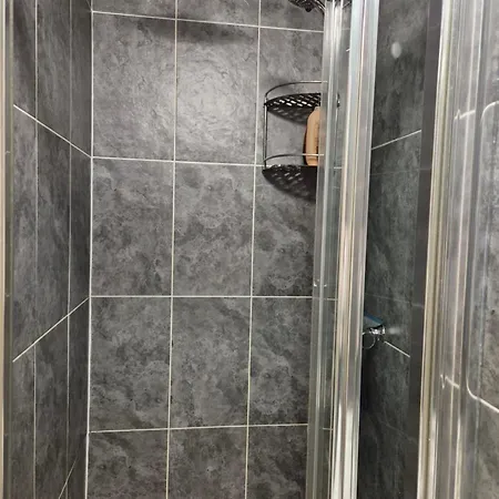 Guest house Heathrow Airport Cranford