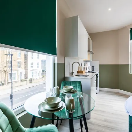 The Chapter - Finsbury Park Bed & Breakfast London