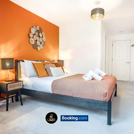 2 Bedroom Flat By Ls2g Short Lets & Serviced Greater With Free Parking Apartment