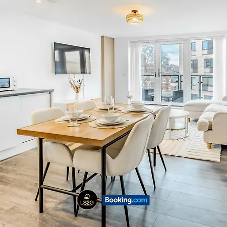 2 Bedroom Flat By Ls2g Short Lets & Serviced Greater With Free Parking Apartment London