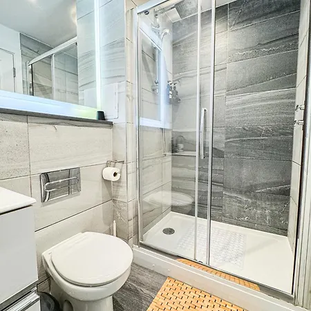 2 Bedroom Flat By Ls2g Short Lets & Serviced Greater With Free Parking * London