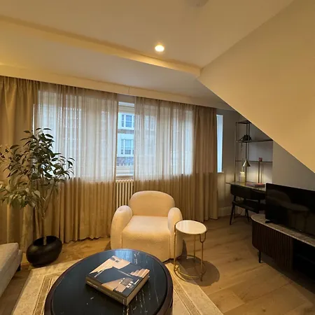 Comfort 3 Bedroom In Notting Hill Apartment