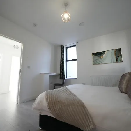 Homestay Broadway Great 7-minute Walk From The Underground Ealing
