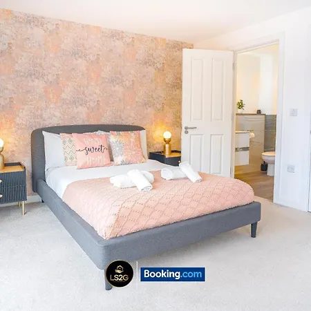 Stylish 2 Bedroom By Ls2g Short Lets & Serviced Greater With Free Parking *