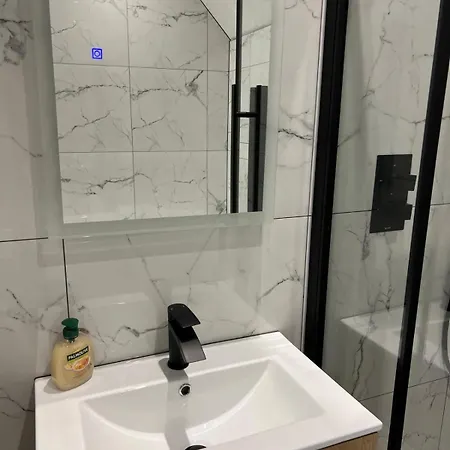 Beautiful Modern Eco Friendly 2 Bed House With Garden - * London