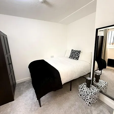 Auracasa Monarch Holiday home London