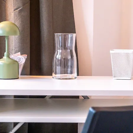 Apartment Travellers, Corporates, Professional, Fully Equipped Kitchen, Snacks, Coffee, Toiletries, Flat2