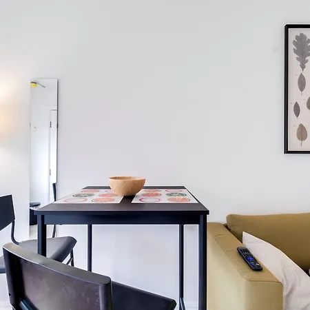 Apartment Travellers, Corporates, Professional, Fully Equipped Kitchen, Snacks, Coffee, Toiletries, Flat2