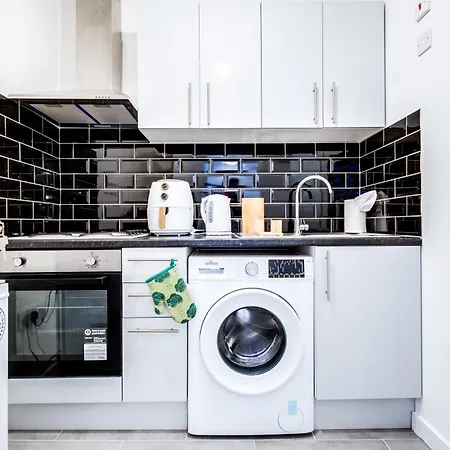 Apartment Travellers, Corporates, Professional, Fully Equipped Kitchen, Snacks, Coffee, Toiletries, Flat2