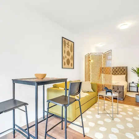 Travellers, Corporates, Professional, Fully Equipped Kitchen, Snacks, Coffee, Toiletries, Flat2 Apartment Edgware