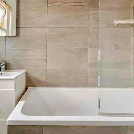 Homestay Private In Near Heathrow