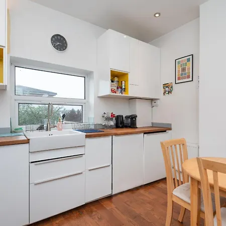 2-bed Steps From Muswell Hill