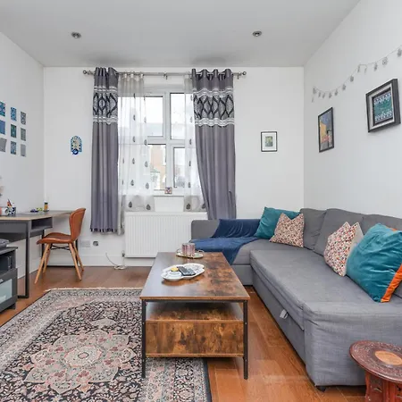 2-bed Steps From Muswell Hill * London