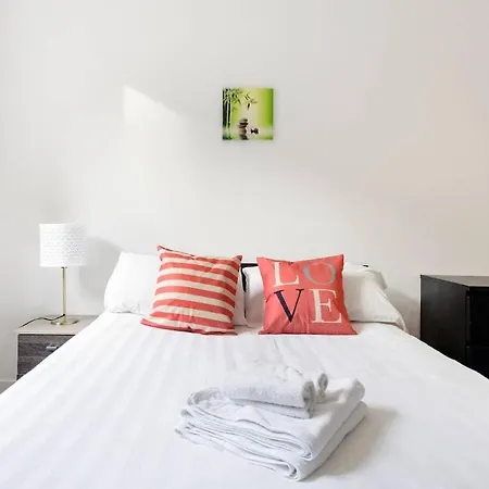 Flat 1 Apartment