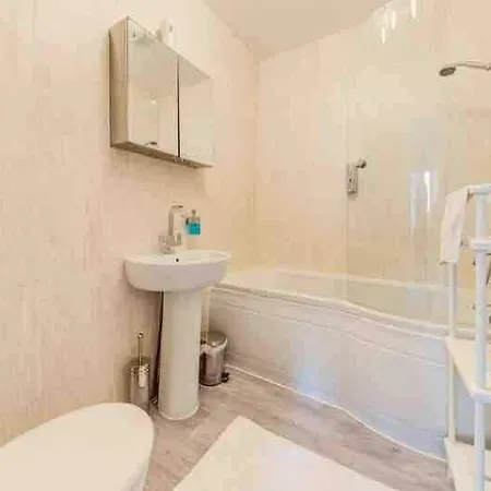2 Bed - Westfield - *