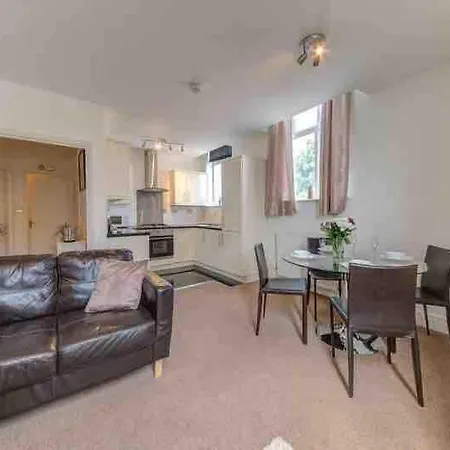 Apartment 2 Bed - Westfield -