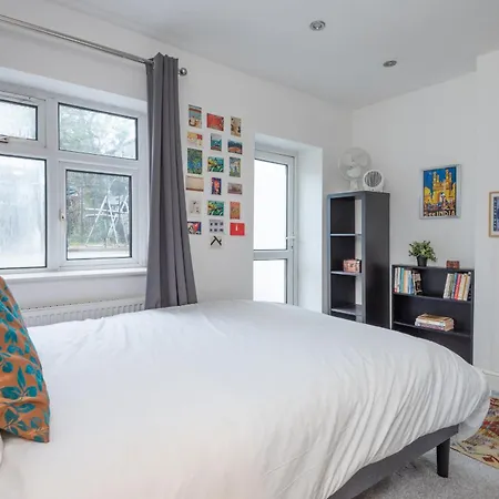 2-bed Steps From Muswell Hill
