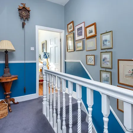 Holiday home Stylish 2-bed 2-bath With Garden In Tooting