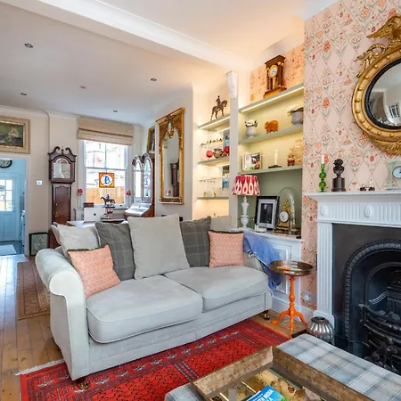 Holiday home Stylish 2-bed 2-bath With Garden In Tooting