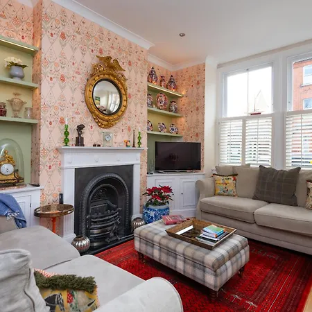 Holiday home Stylish 2-bed 2-bath With Garden In Tooting