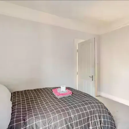 Homestay Private In Near Heathrow Uxbridge