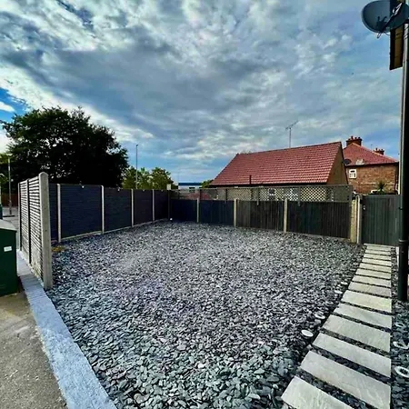 Private In Near Heathrow *