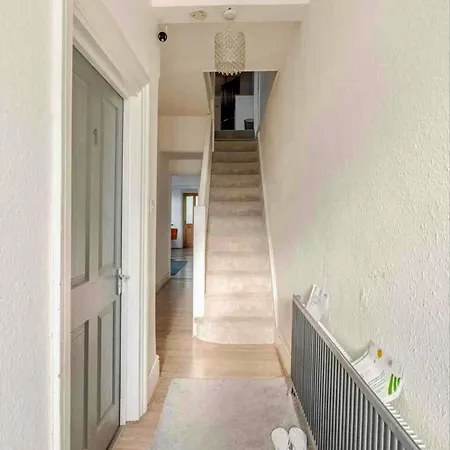 Private In Near Heathrow Uxbridge