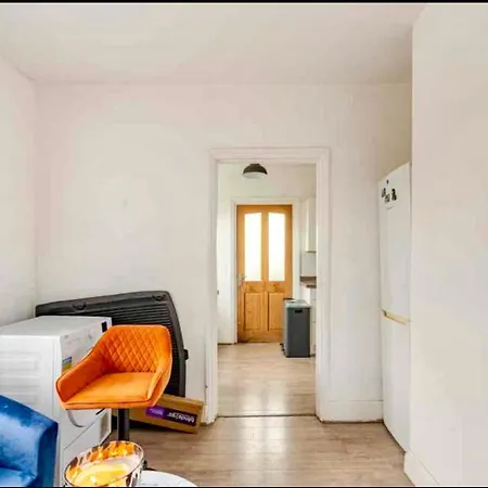Private In Near Heathrow * Uxbridge