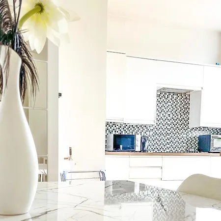 2-bed In Herbert Road Apartment