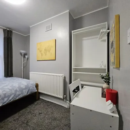 Beautiful Close To Guest house *