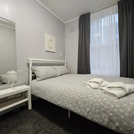 Beautiful Close To Guest house