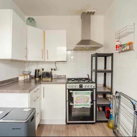 Private In Near Heathrow Uxbridge