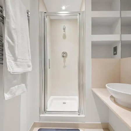 Londwell, Canary Wharf Stunning View Penthouse Apartment *