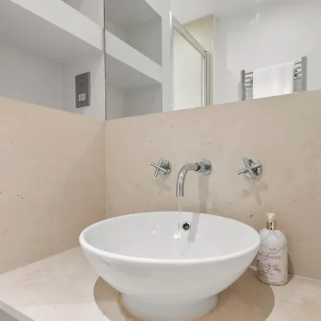 Londwell, Canary Wharf Stunning View Penthouse Apartment London