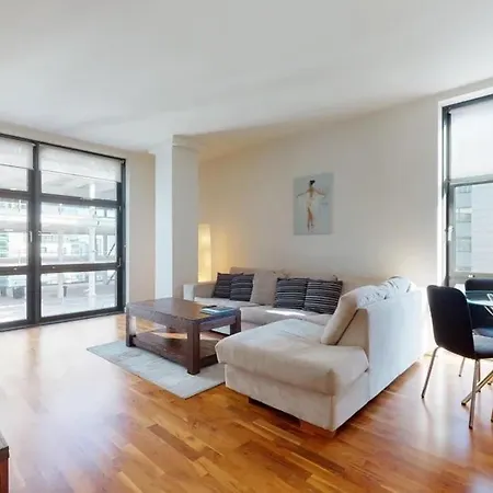 Londwell, Canary Wharf Stunning View Penthouse * London