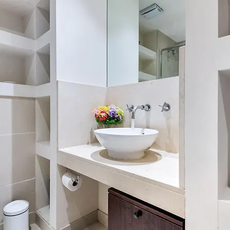Londwell, Canary Wharf Boutique Balcony Apartment