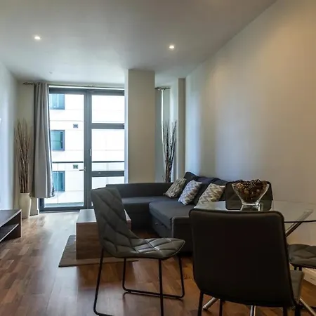 Londwell, Canary Wharf Boutique Balcony Apartment *