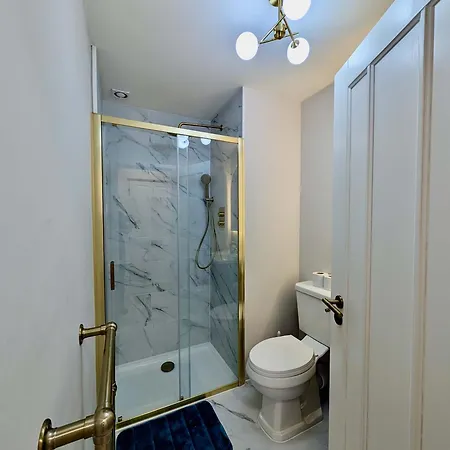 Stunning Flat In * London