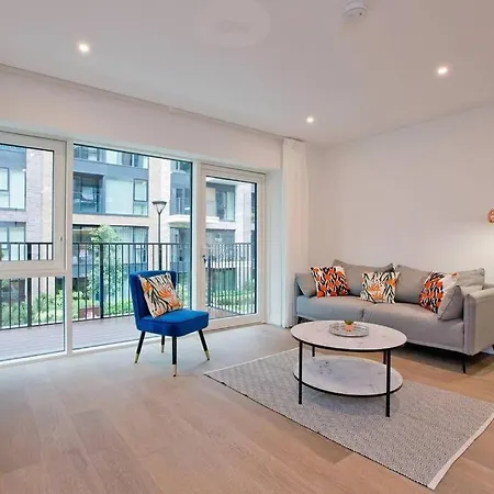 Stylish Flat In Chelsea Creek 11 London