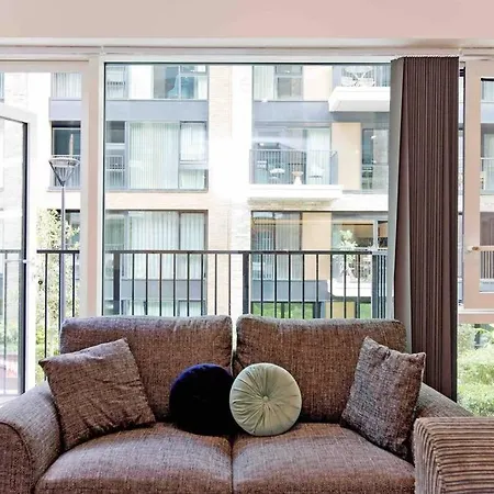 Stylish Flat In Chelsea Creek 11 * London