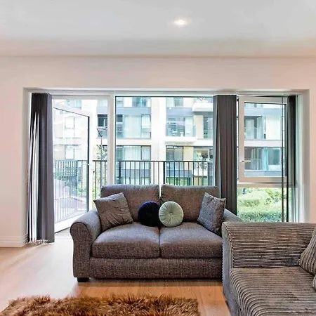 Stylish Flat In Chelsea Creek 11 * London