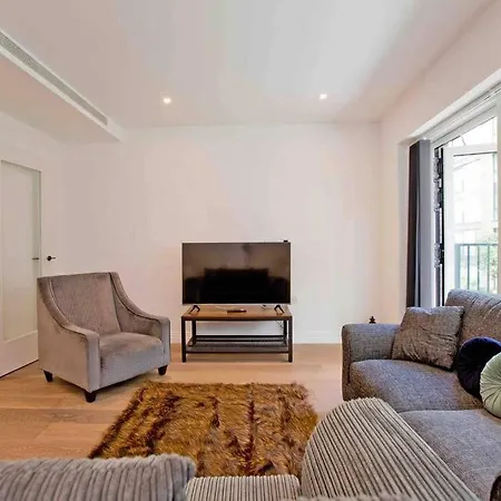 Stylish Flat In Chelsea Creek 11 *