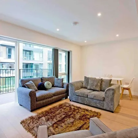 Apartment Stylish Flat In Chelsea Creek 11