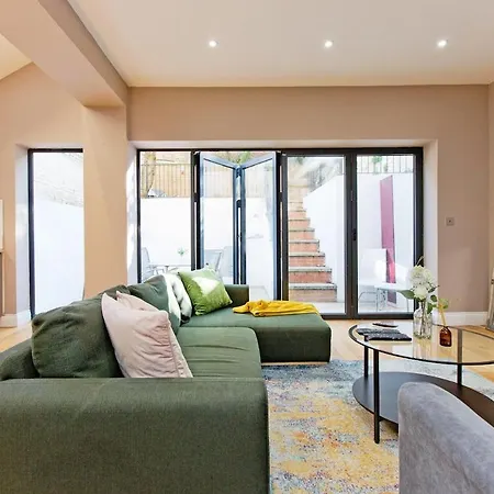 Spacious 3 Bd Flat In For Families No 2 *