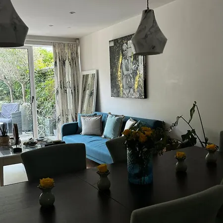 Luxurious N-suite With Garden Views