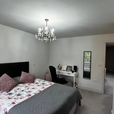 Luxurious N-suite With Garden Views Homestay *