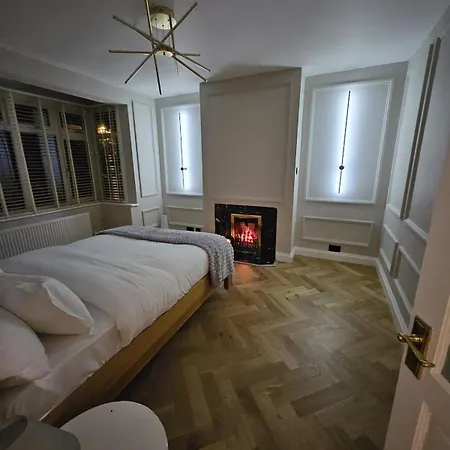 Apartment Inverness Road Morden (Greater London)