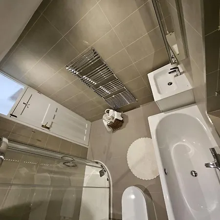 Apartment Inverness Road Morden (Greater London)