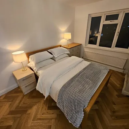 Inverness Road Apartment *