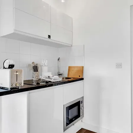 Apartment Urban Elegance Luxury Living With Kitchenette